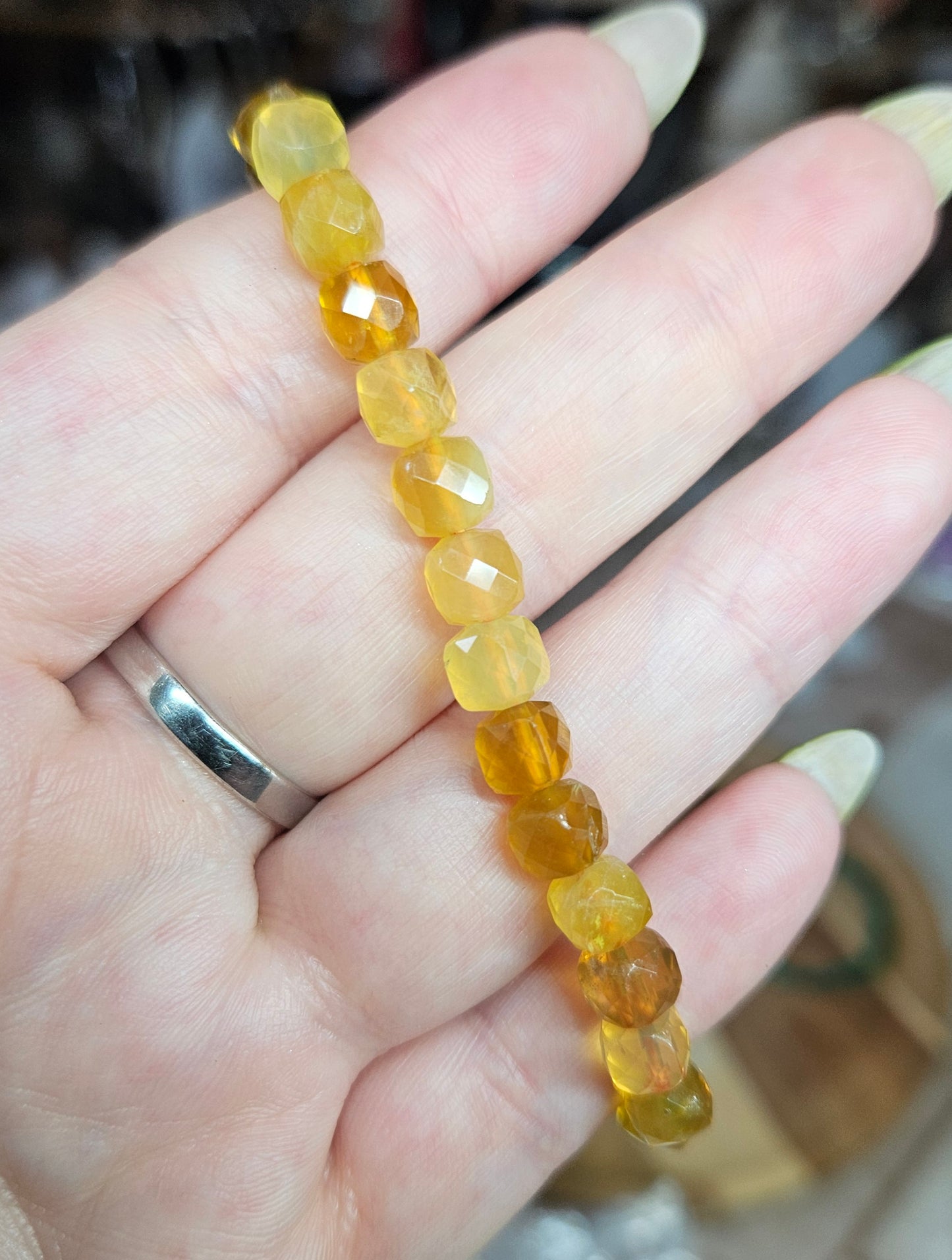 Bracelets - Faceted crystal cube 2-6mm