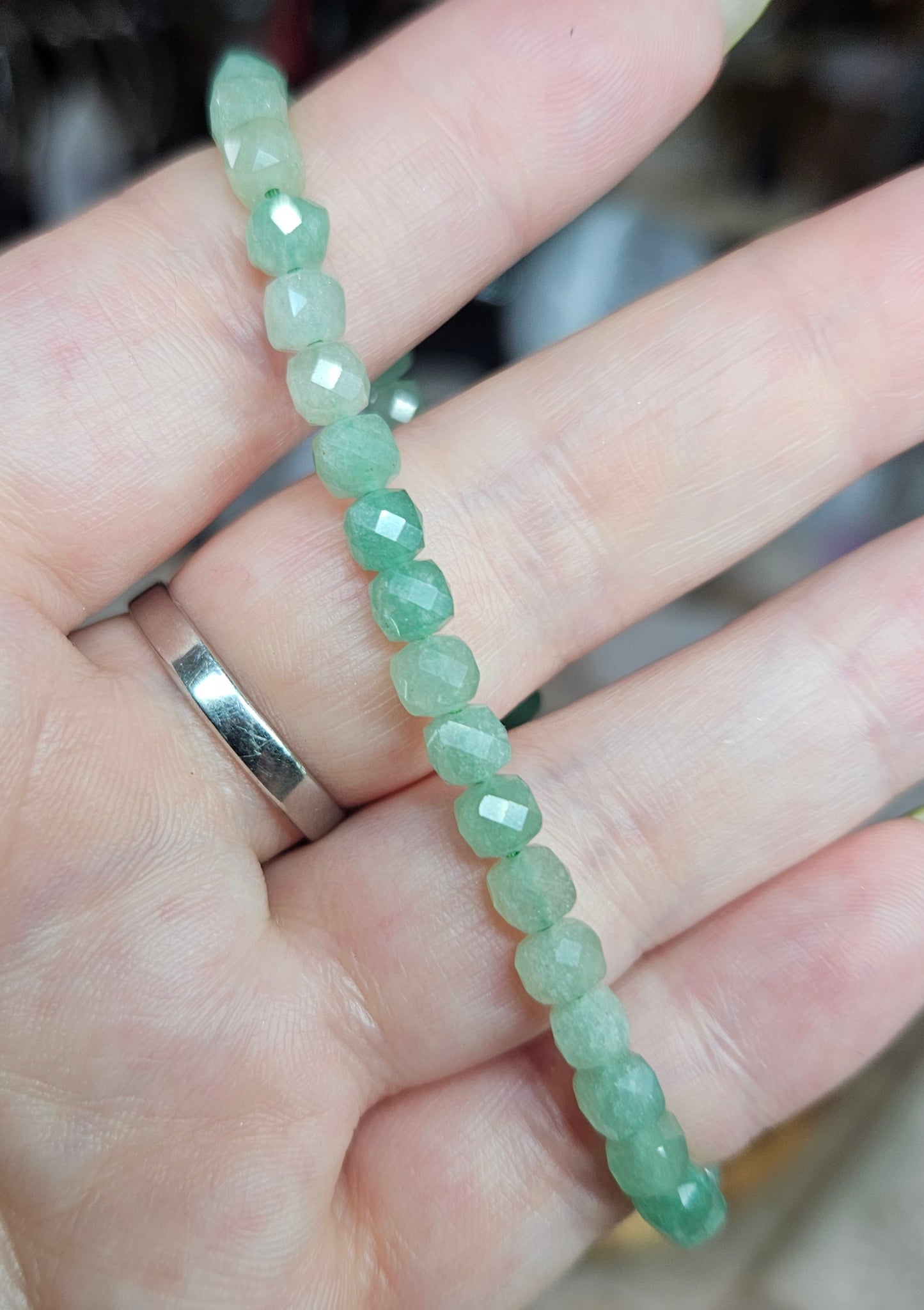 Bracelets - Faceted crystal cube 2-6mm