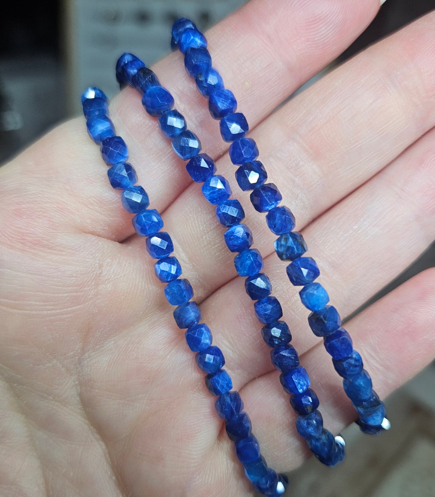 Bracelets - Faceted crystal cube 2-6mm