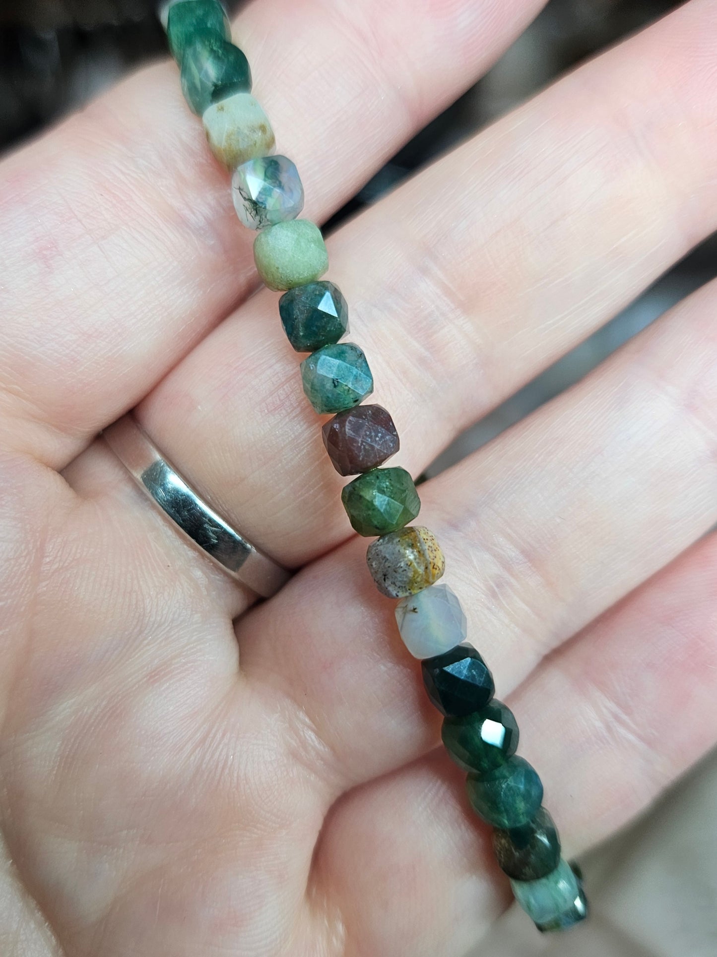 Bracelets - Faceted crystal cube 2-6mm