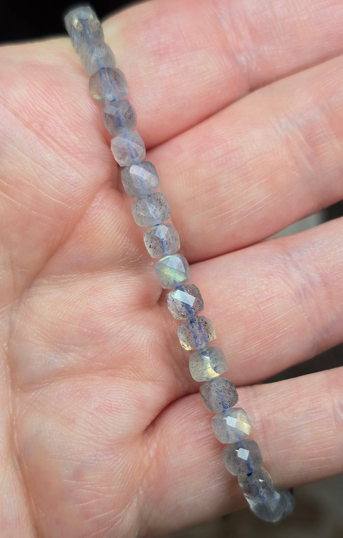 Chokers & bracelets - Faceted cubes 3-4mm bead S925