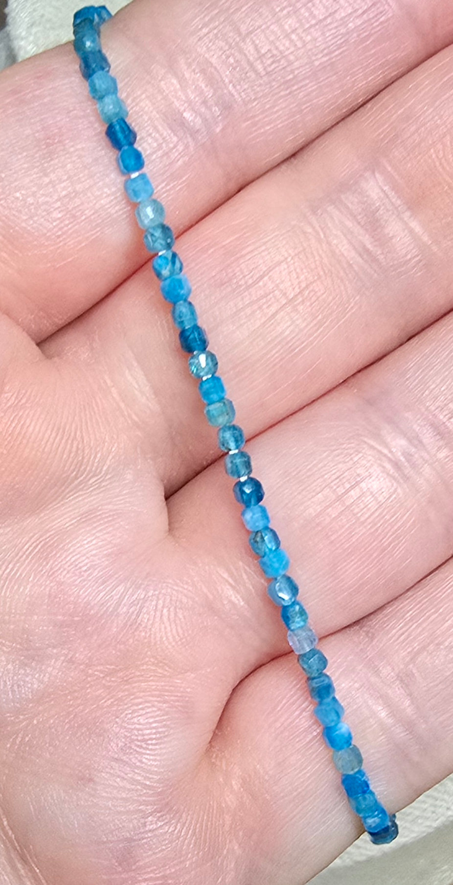 Chokers & Bracelets - Faceted cubes 1.5-2.5mm beads S925