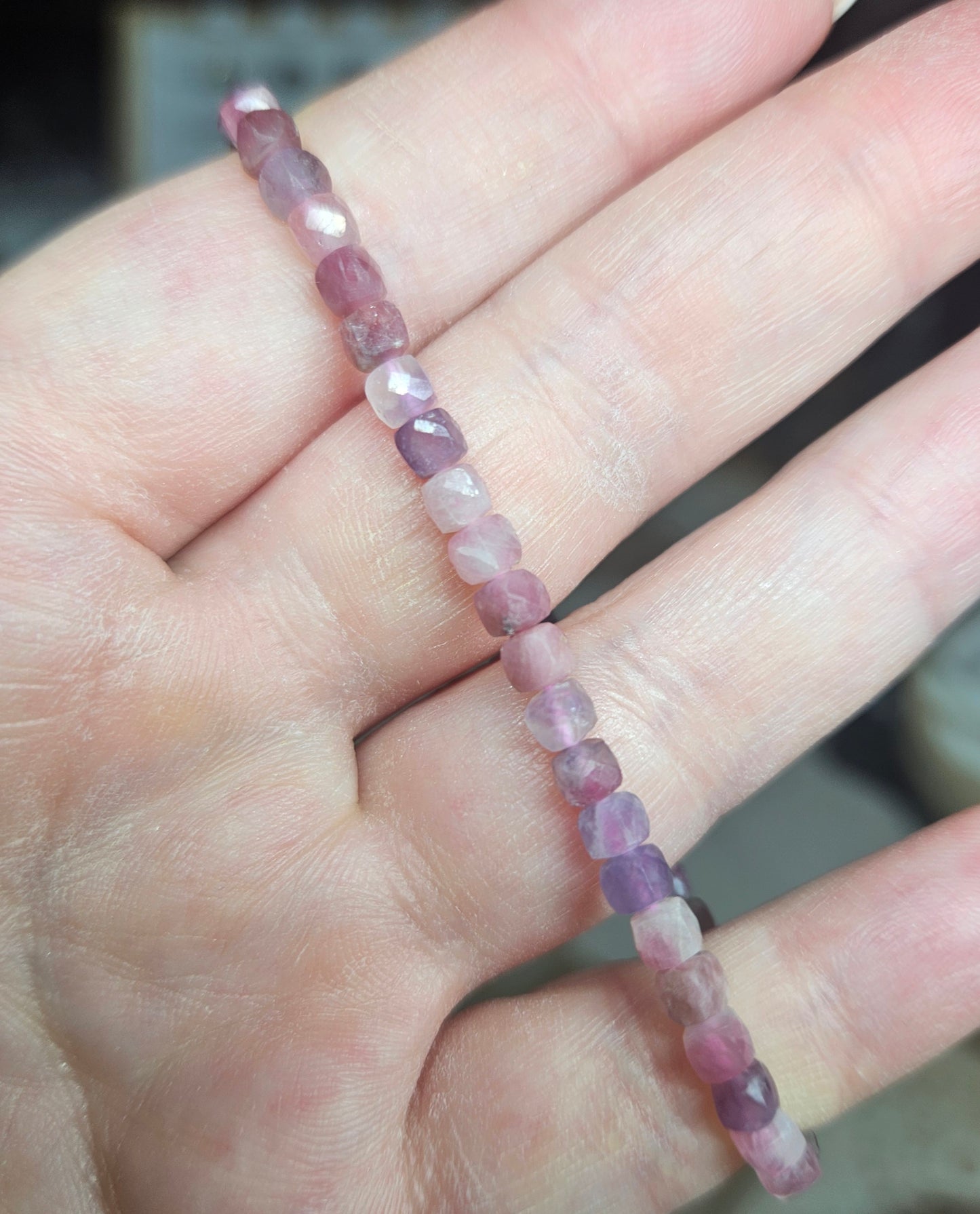 Bracelets - Faceted crystal cube 2-6mm
