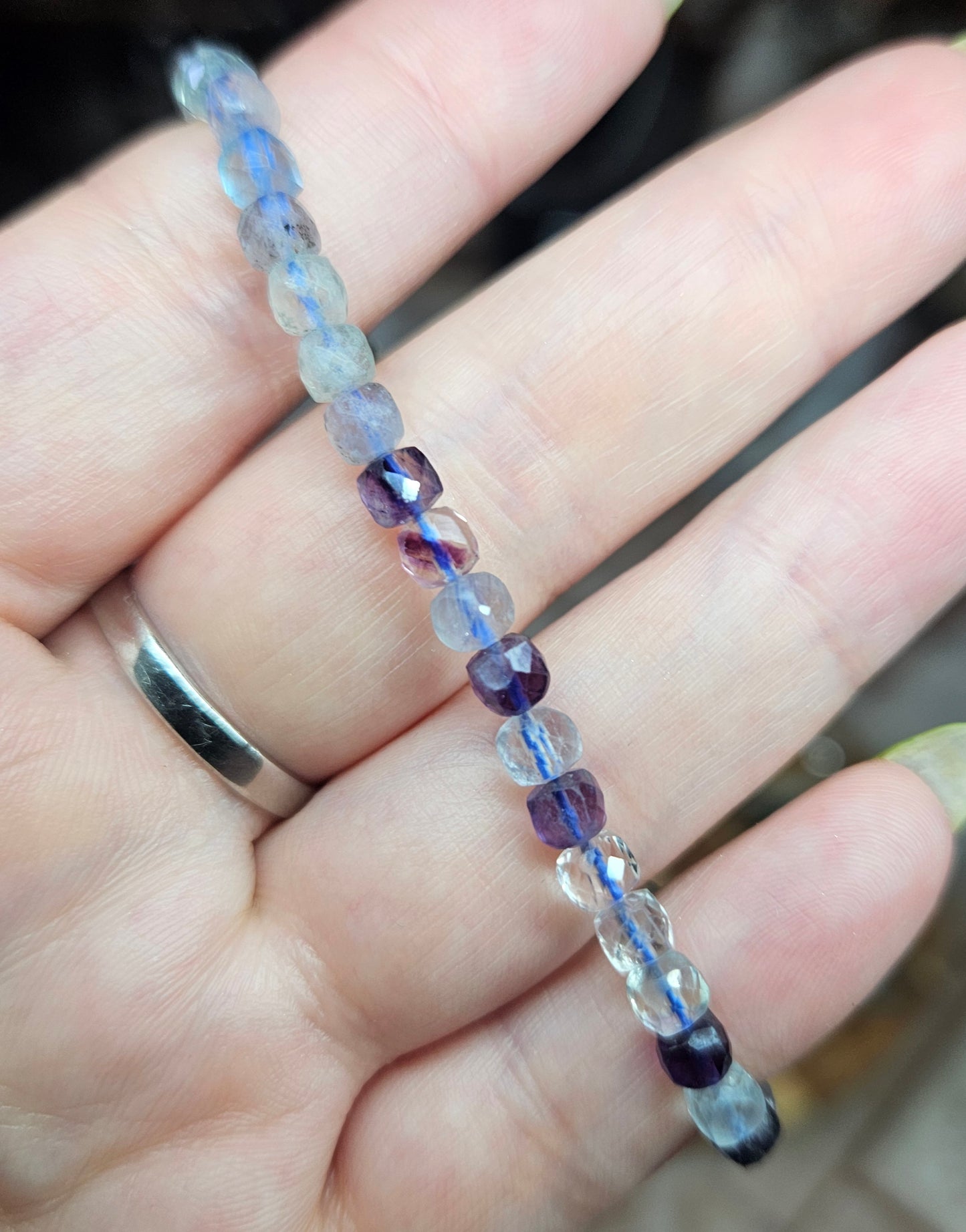 Bracelets - Faceted crystal cube 2-6mm
