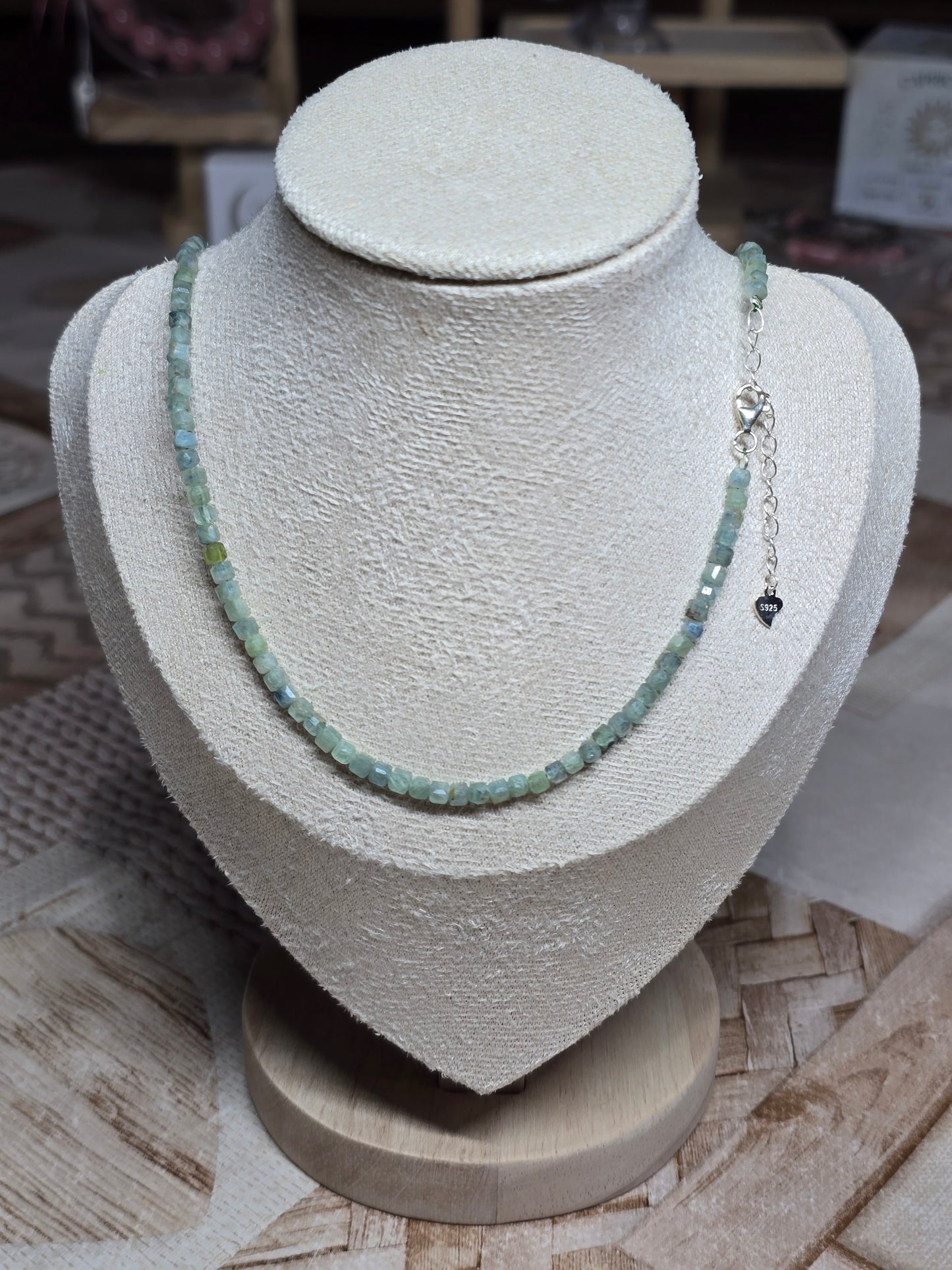 Chokers & bracelets - Faceted cubes 3-4mm bead S925
