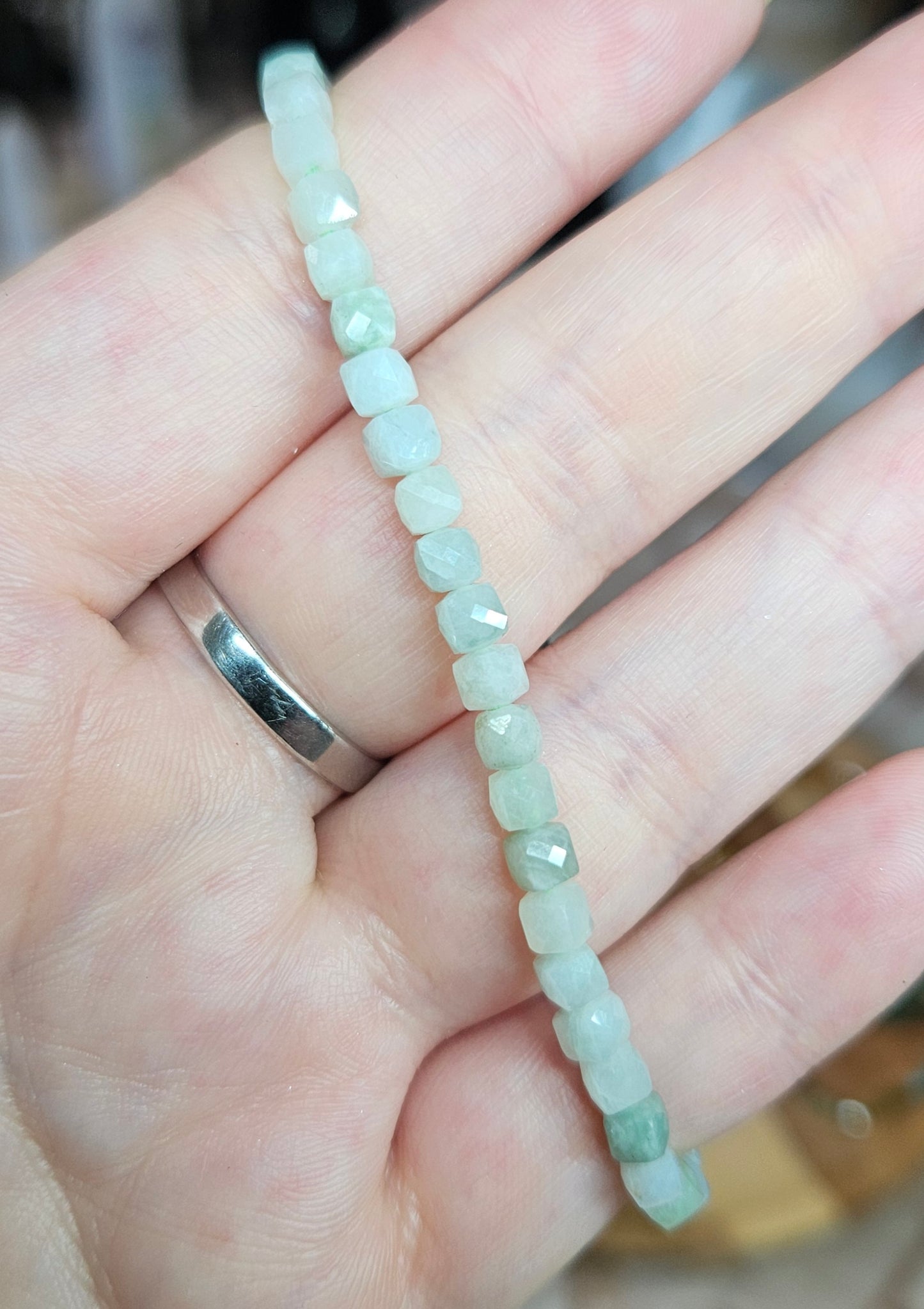 Bracelets - Faceted crystal cube 2-6mm