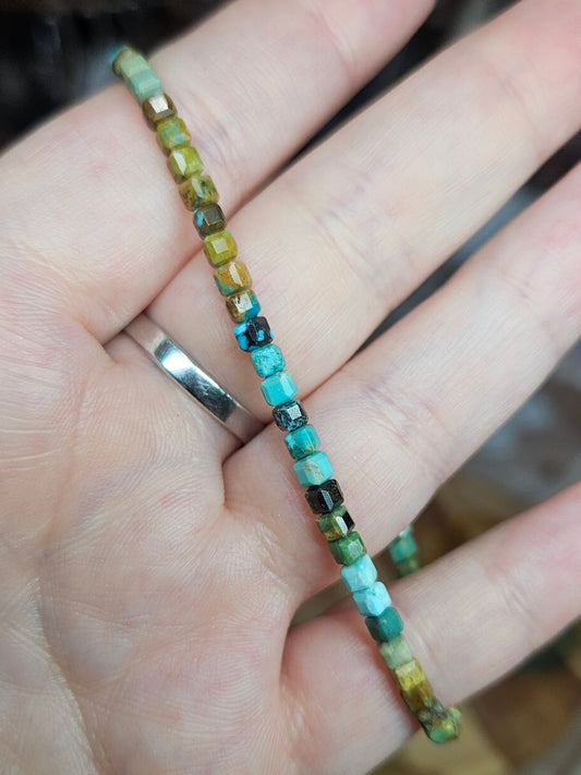 Bracelets - Faceted crystal cube 2-6mm