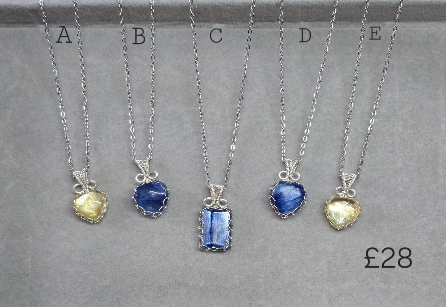 Delicate Wire wrap pendants & Stainless steel chains 45-50cm chain 💫