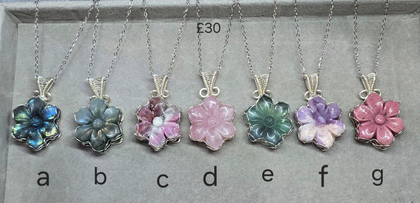 Delicate Wire wrap pendants & Stainless steel chains 45-50cm chain 💫