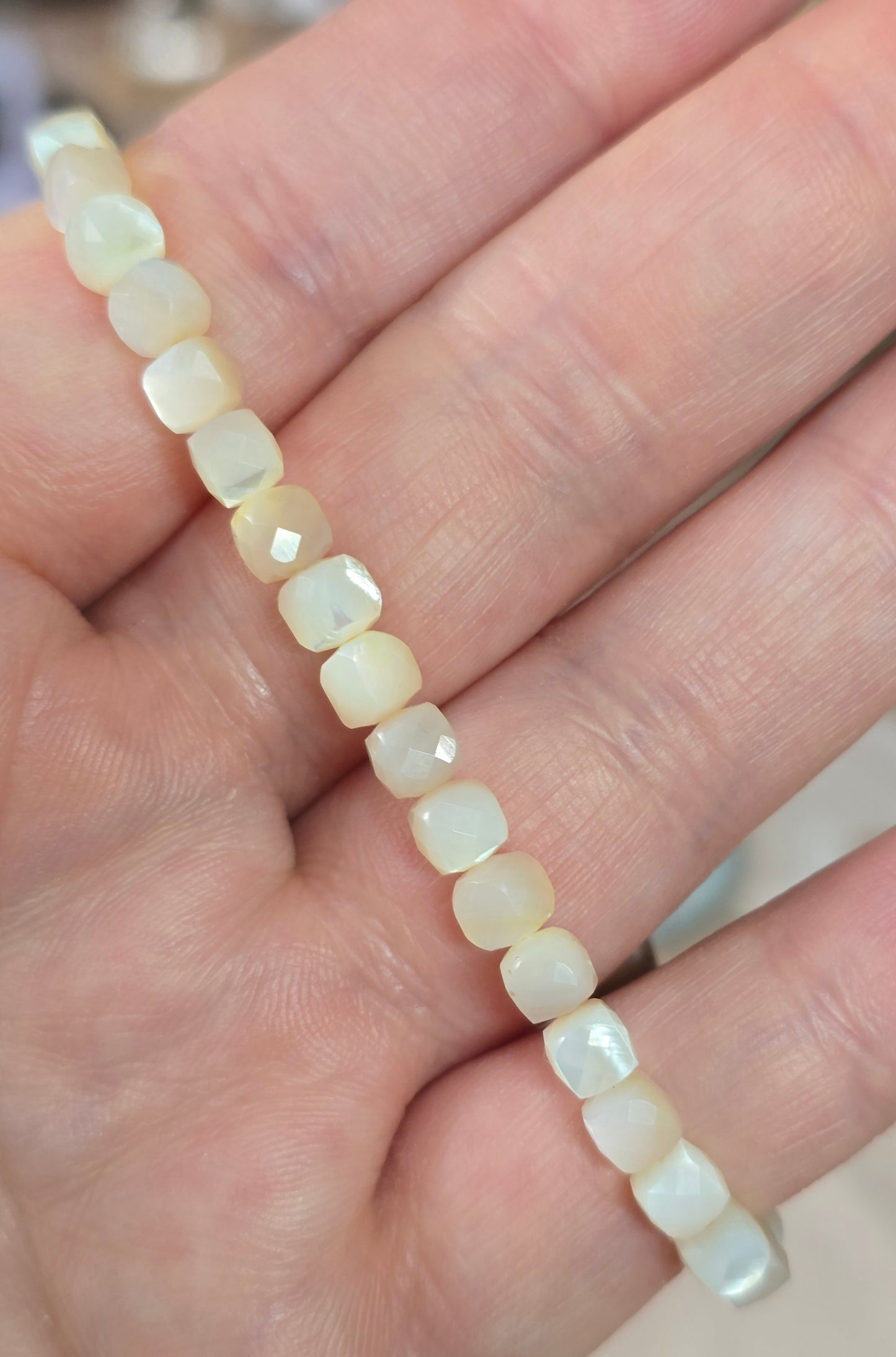 Bracelets - Faceted crystal cube 2-6mm