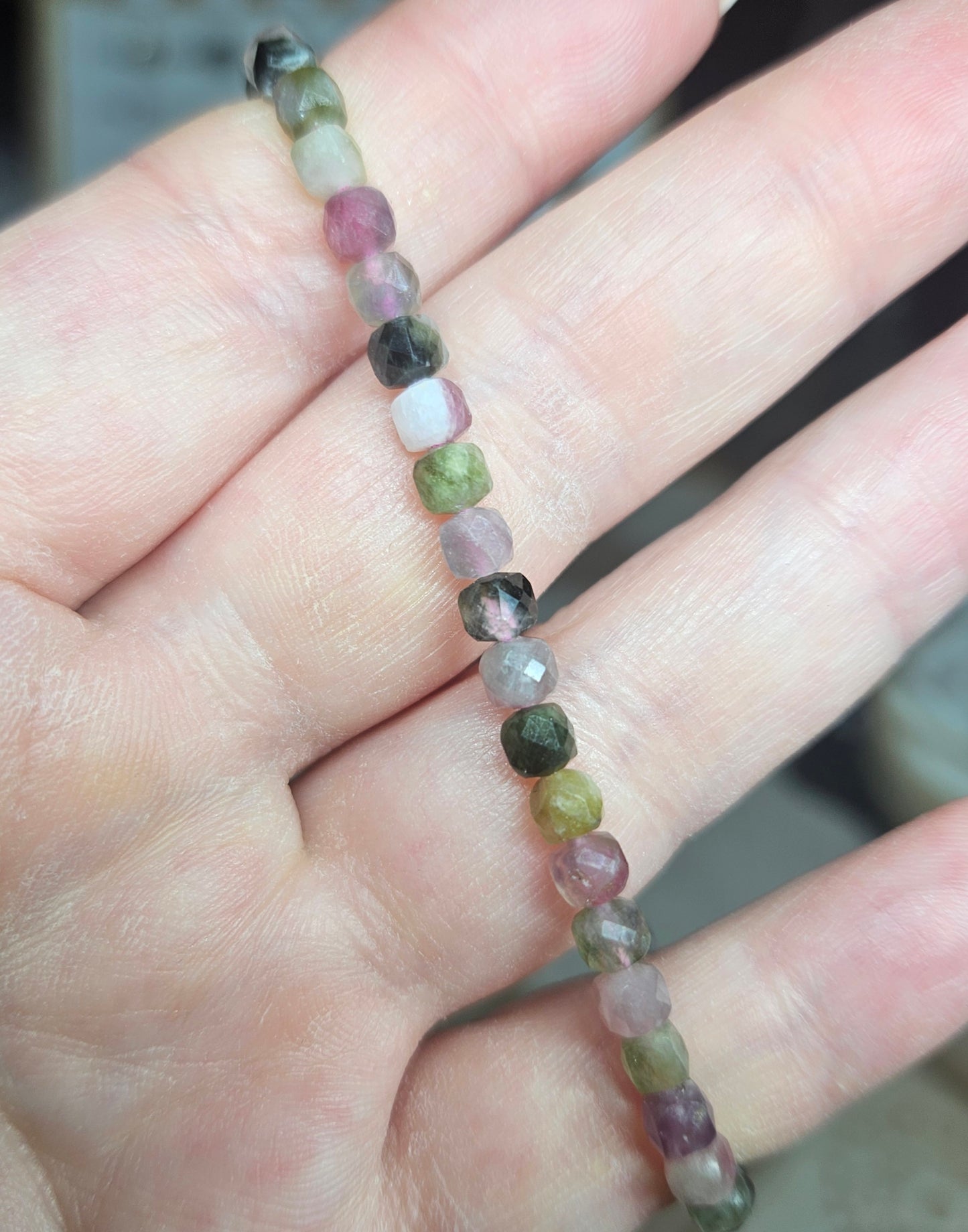 Bracelets - Faceted crystal cube 2-6mm