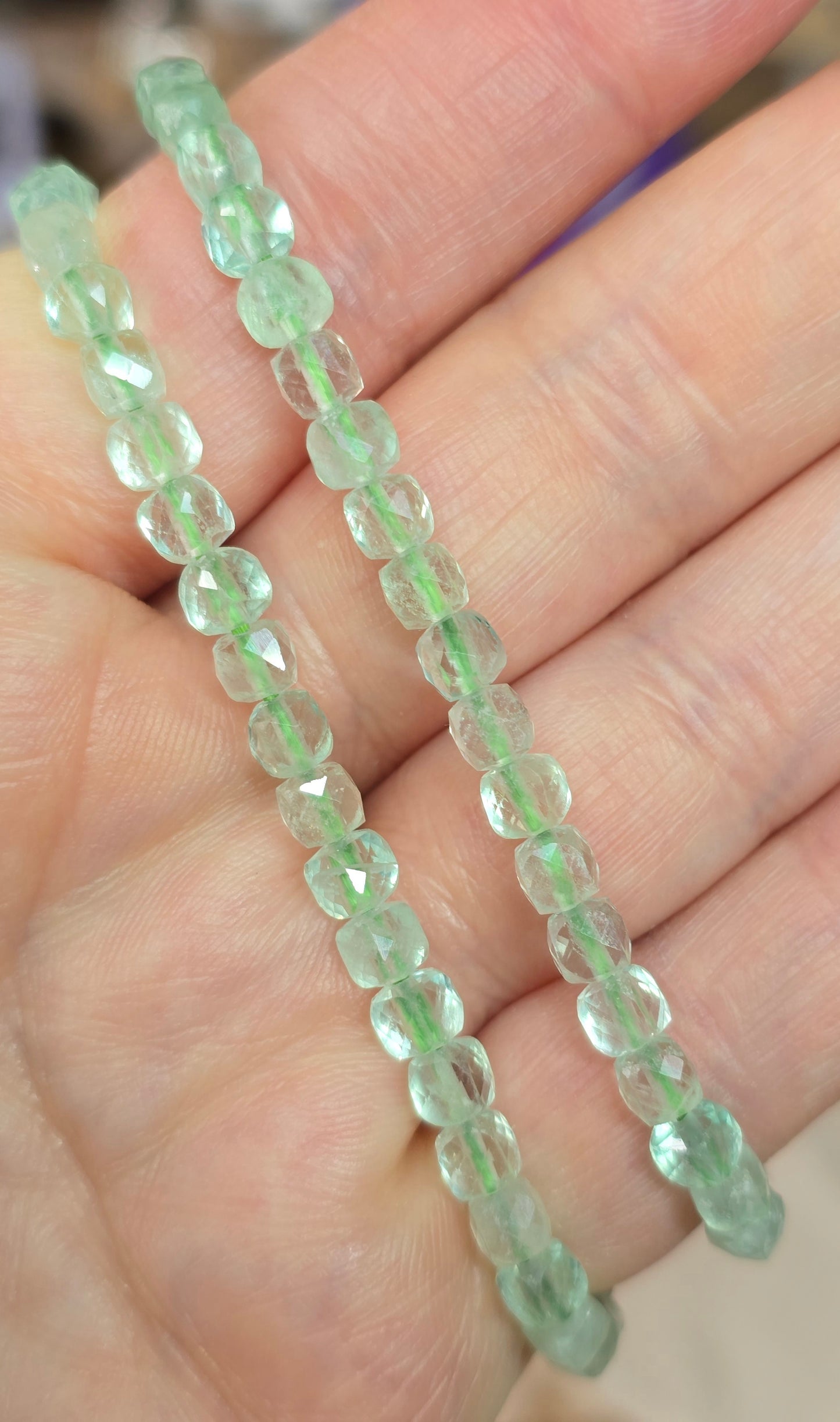 Bracelets - Faceted crystal cube 2-6mm
