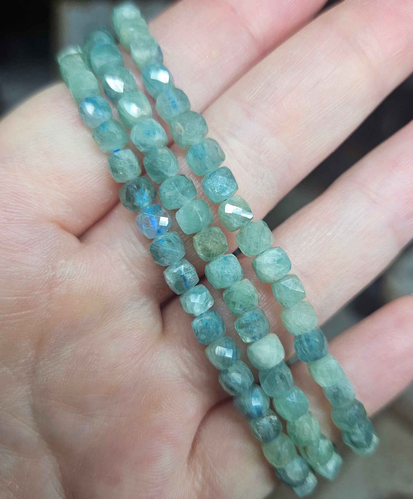 Bracelets - Faceted crystal cube 2-6mm