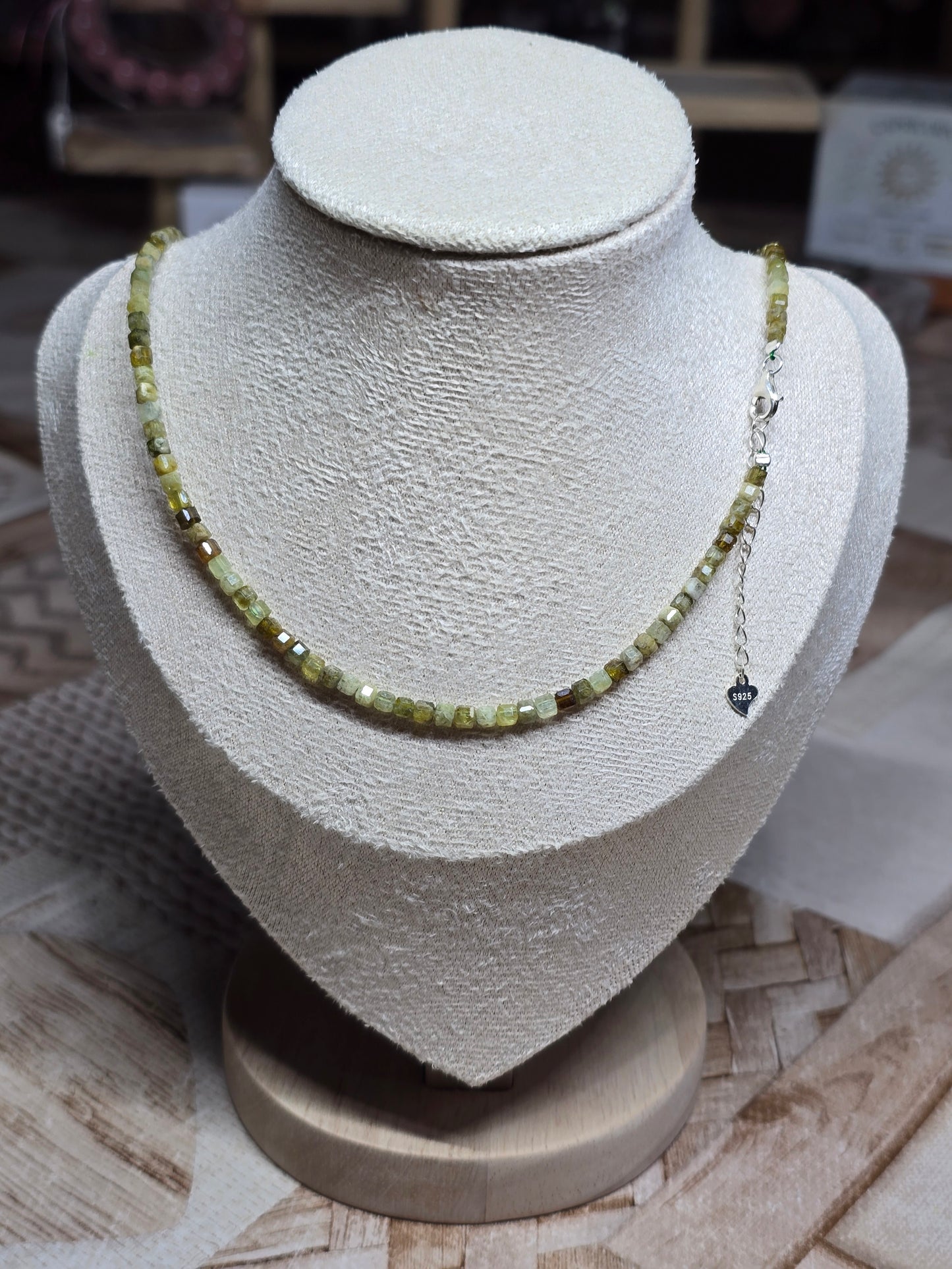 Chokers & bracelets - Faceted cubes 3-4mm bead S925