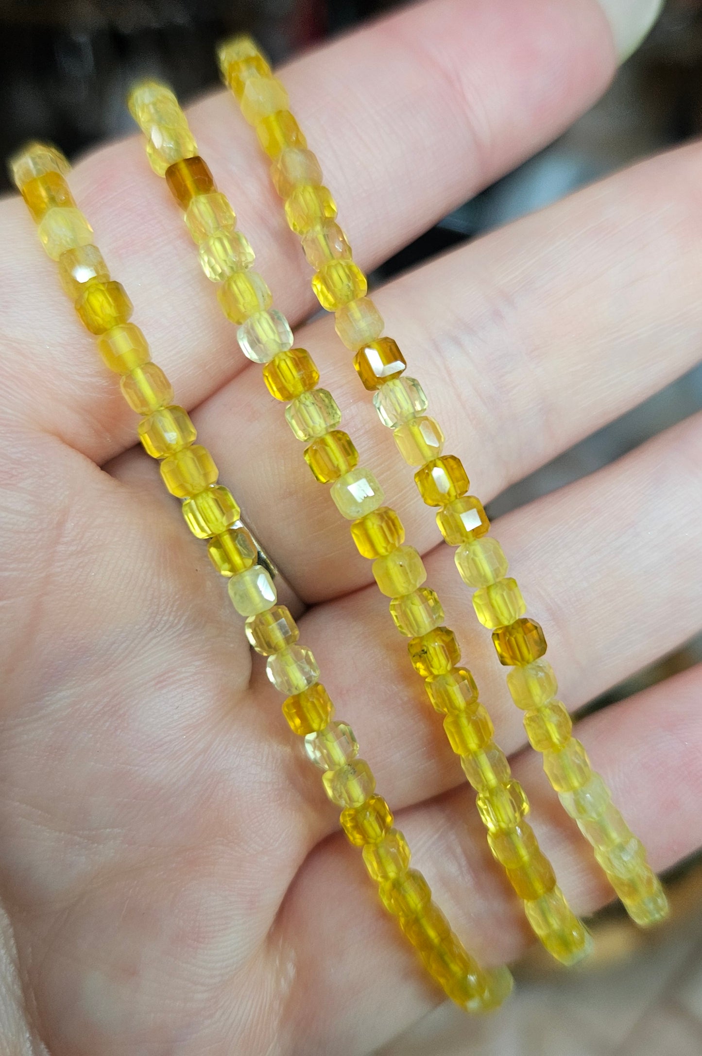 Bracelets - Faceted crystal cube 2-6mm