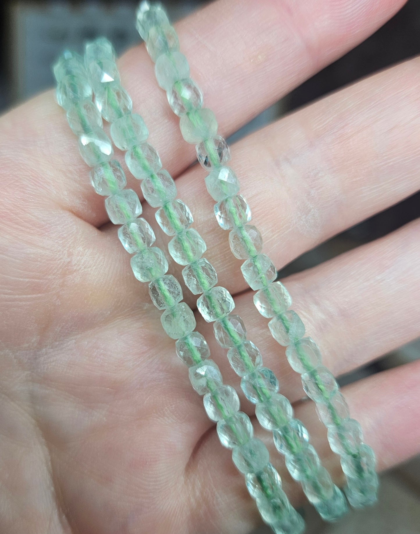 Bracelets - Faceted crystal cube 2-6mm