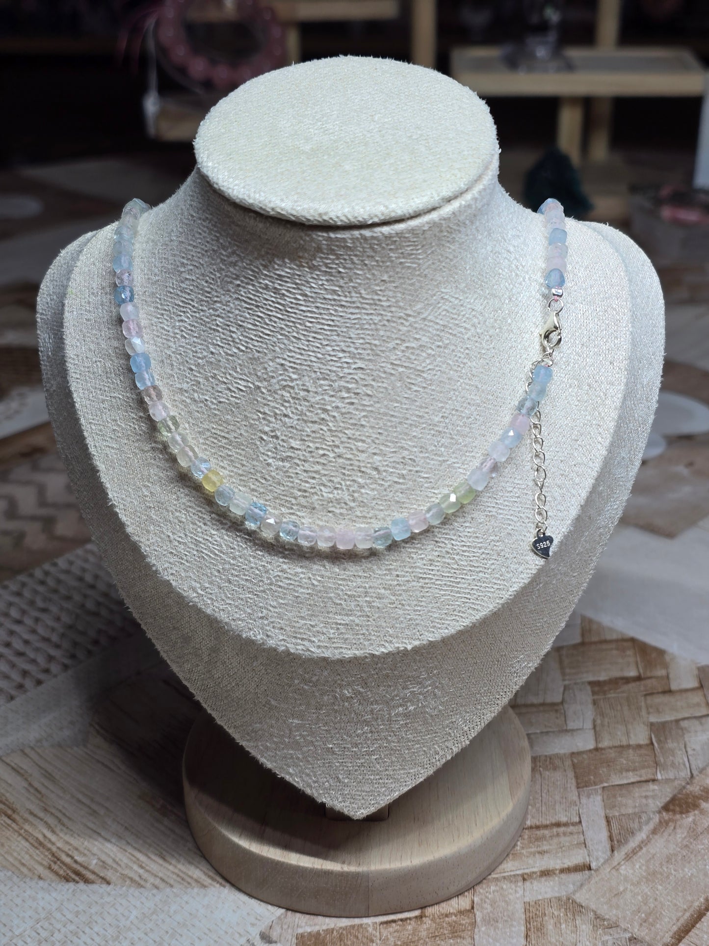 Chokers & bracelets - Faceted cubes 3-4mm bead S925