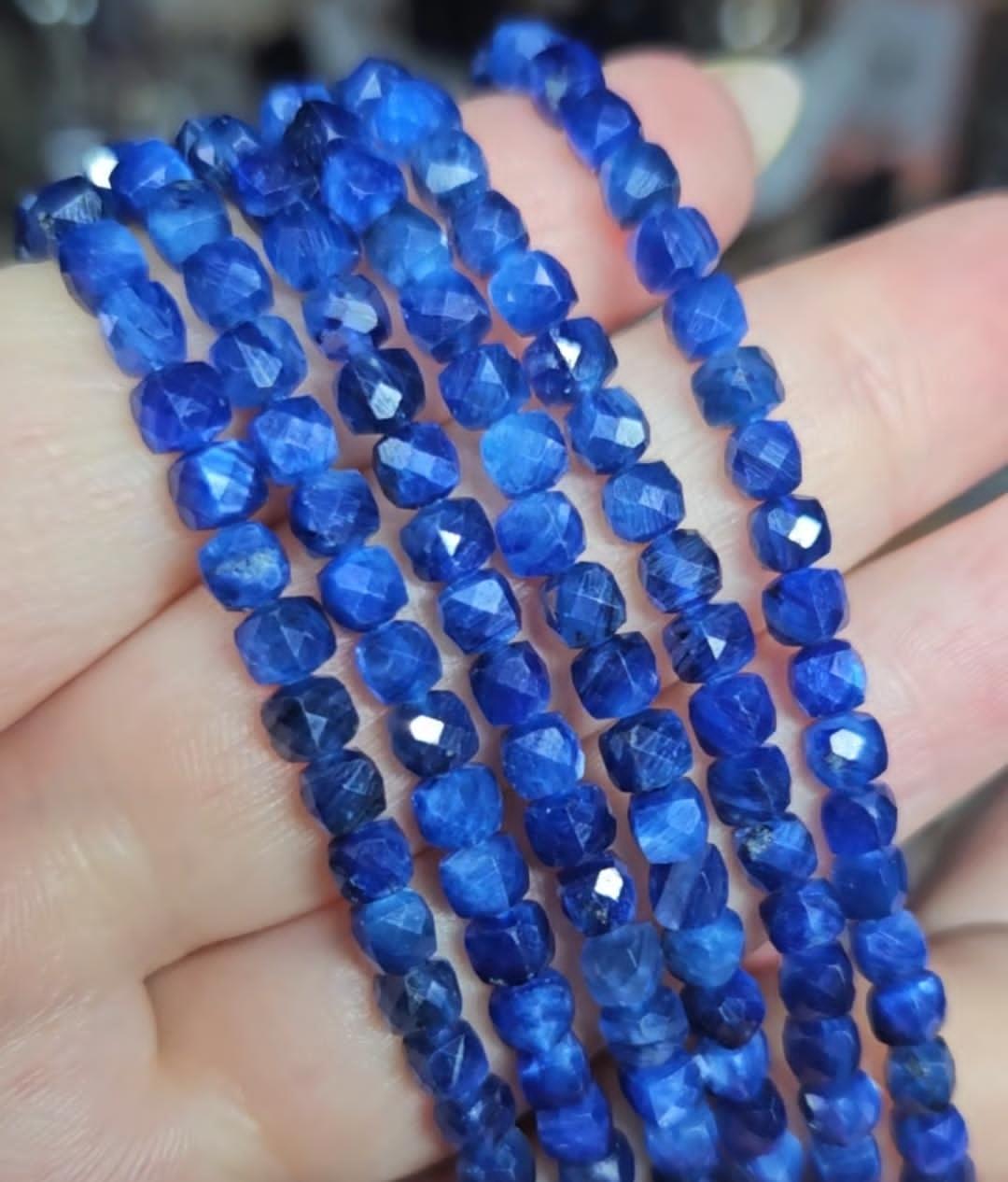 Chokers & bracelets - Faceted cubes 3-4mm bead S925