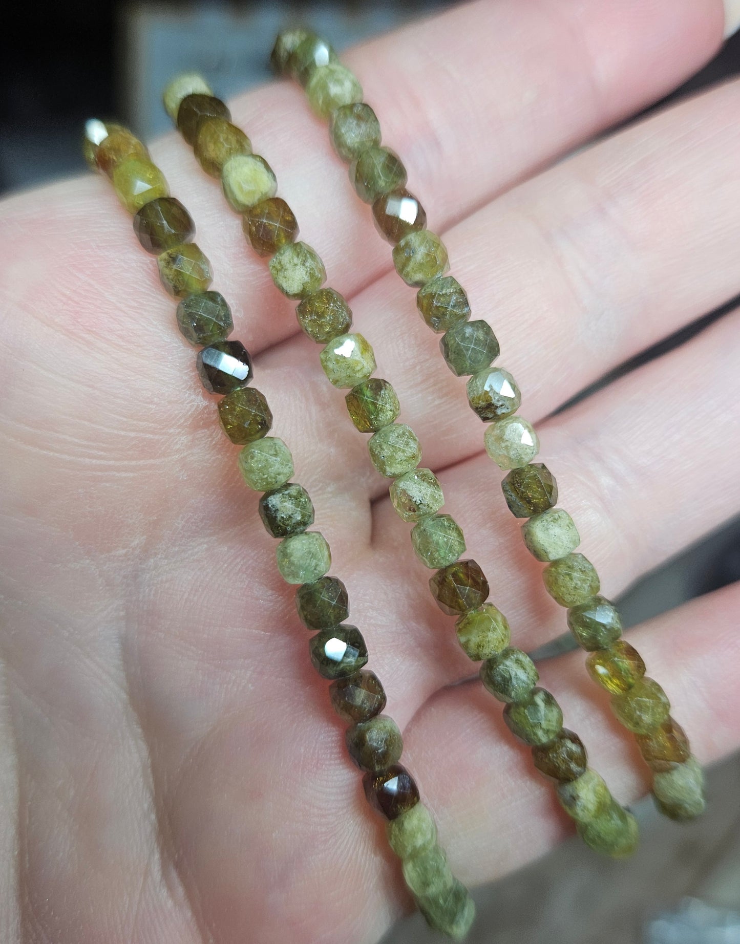Bracelets - Faceted crystal cube 2-6mm
